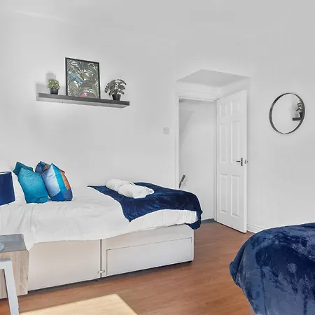 Semesterbostad Sleeps 8! Stylish 2 Bedroom House In - Close To Bae Systems, Hospital & Lakes